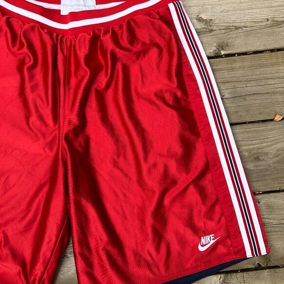 Vintage Nike Basketball Shorts Red - Picture 4 of 4